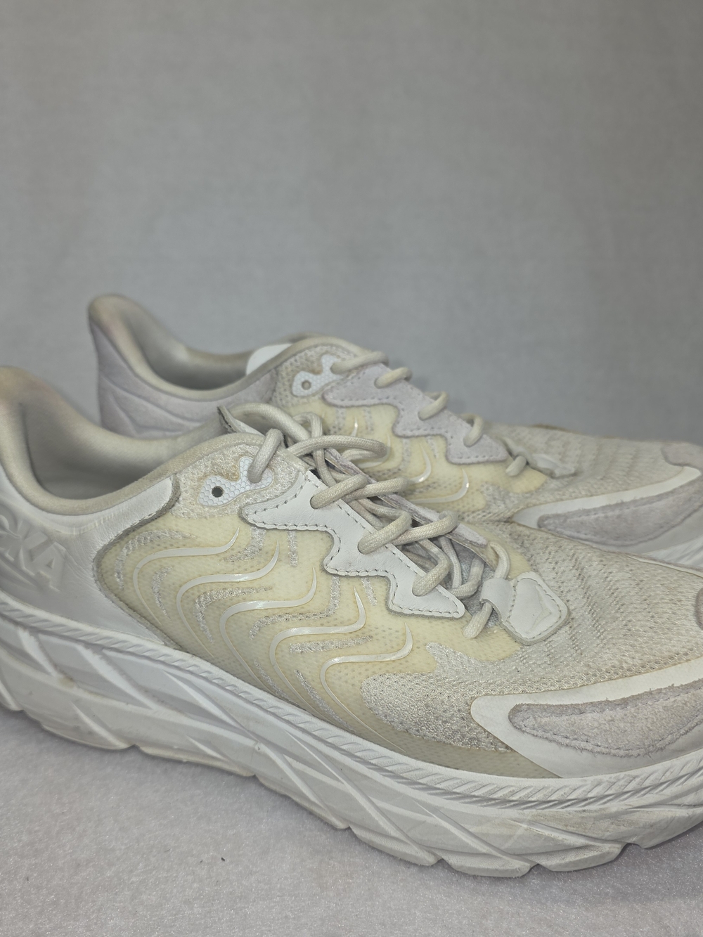 Hoka Clifton LS UNISEX SZ10 Women’s  Running Sneakers - Suede/White